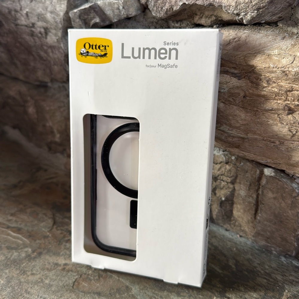 NWT Lumen Series OtterBox case